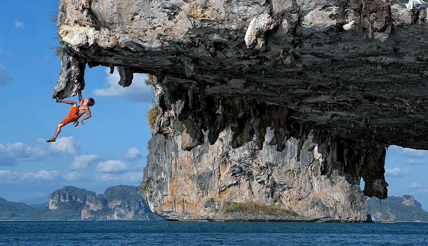 Ha-Long-Rock-Climbing